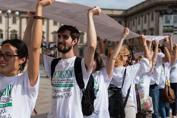 Flash mob, coinvolgente e teso a conquistare attenzione e consensi