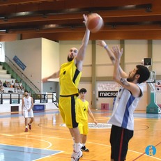 Al PalaCus di Sa Duchessa partite di volley e basket combattute ad oltranza