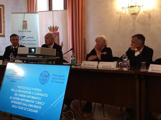 Il Dirigente del Compartimento Polizia Postale e delle Comunicazioni per la Sardegna Francesco Greco, il Questore Pierluigi D'Angelo, il Rettore Maria Del Zompo, il direttore del DIEE Fabrizio Pilo