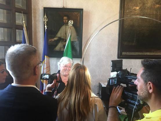 Il Rettore Maria Del Zompo durante le interviste