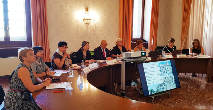 da sinistra: Aliaksandra Pozniak, Vera Khitruk, Sviatlana Kabacheuskaya, Nastassia Marozava, Aliaksandr Zhuk, Maria Del Zompo, Alessandra Carucci, Micaela Morelli e Donatella Petretto