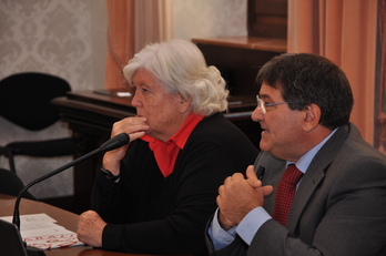 Maria Del Zompo e Francesco Mola durante l'incontro con i giornalisti