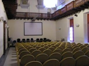 L'Aula Magna di via Corte d'Appello: la Scuola di Architettura dell'Universit&agrave; di Cagliari continua ad essere fucina di professionisti e maestri di grande valore