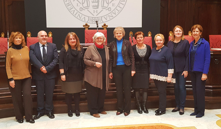 Foto di gruppo nell'aula magna del Rettorato di Cagliari. Da sinistra: Lucarelli, Carboni, Petretto, Del Zompo, Sender, Carucci, Kovalchuk, Zaidzi e Morelli