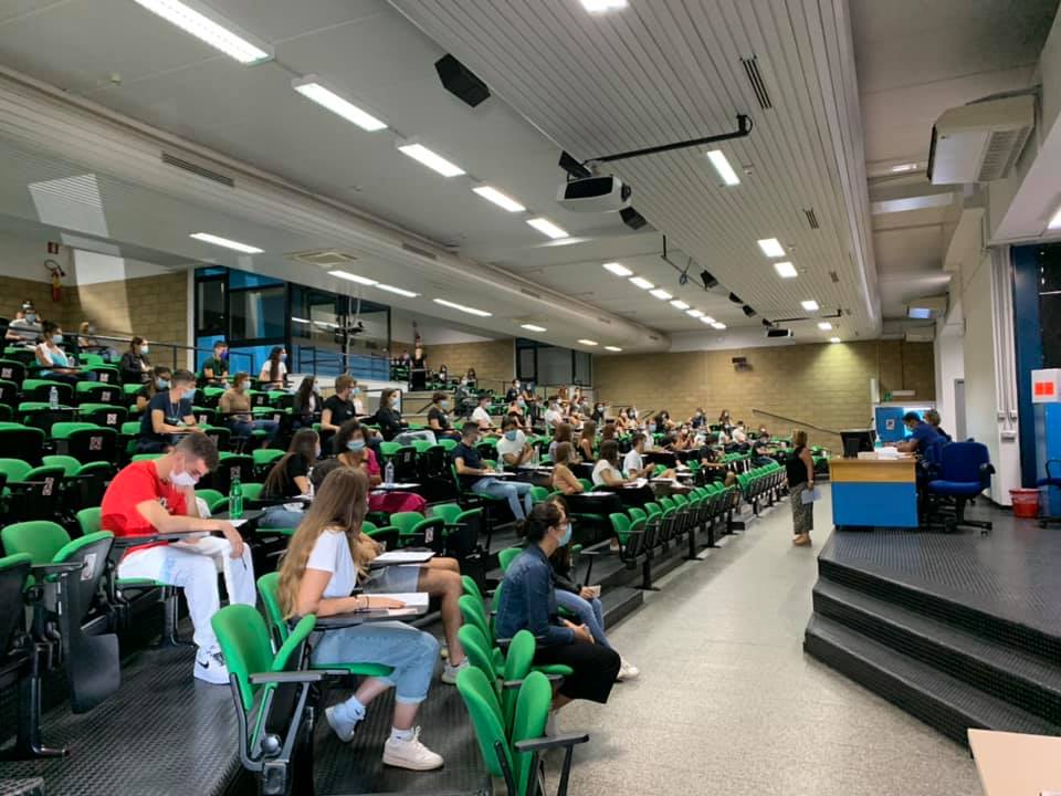 Pochi istanti prima dell'inizio della prova nell'Aula Magna "A. Boscolo" della Cittadella di Monserrato