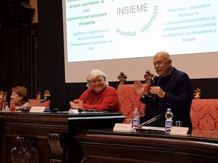 Cagliari. Micaela Morelli, Maria Del Zompo e Antonello Cabras durante un evento in aula magna