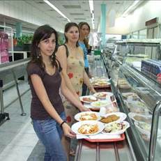 Studentesse in mensa