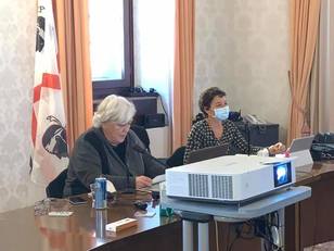 L'intervento del Rettore Maria Del Zompo. Accanto a lei, Alessandra Carucci, prorettore per l'internazionalizzazione