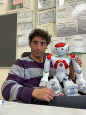Diego Reforgiato Recupero con il robot protagonista del progetto