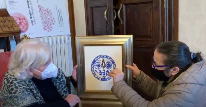 La consegna dell&rsquo;opera di Chiara Vigo al Rettore di UniCa