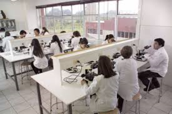 Specializzandi in laboratorio