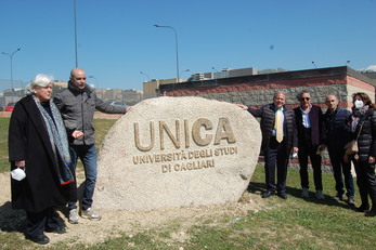 L'opera di Luciano Zedda ammirabile all'ingresso della Cittadella universitaria di Monserrato