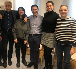 Il team di ricerca. Da sinistra, Pia Sulas (borsista Airc), Andrea Perra (associato Patologia), Lavinia Cabras (borsista Airc, da un anno a Madrid) e Marta Anna Kowalik   (fino all'anno scorso borsista Fondazione Veronesi, da quest'anno Airc)