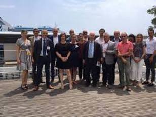 Idee innovative made in Sardinia: foto di gruppo dello staff di CentraLabs impegnato nel progetto italo-francese.
