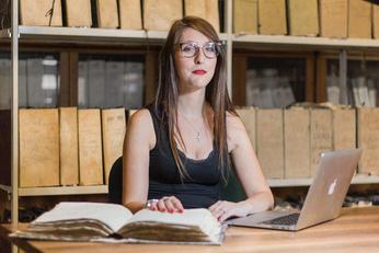 Eleonora Todde, docente di Archivistica al Dipartimento di Lettere, Lingue e Beni culturali di UniCa