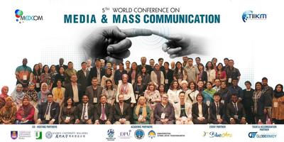 Foto di gruppo con sorriso dal Medcom edizione 2019