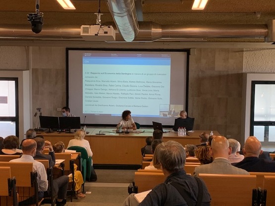 Un momento della presentazione del Rapporto CRENoS