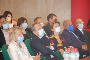 Rosi Sgaravatti, Francesco Chiari, Micaela Morelli, Aldo Urru e Gianni Fenu alla presentazione del Rapporto