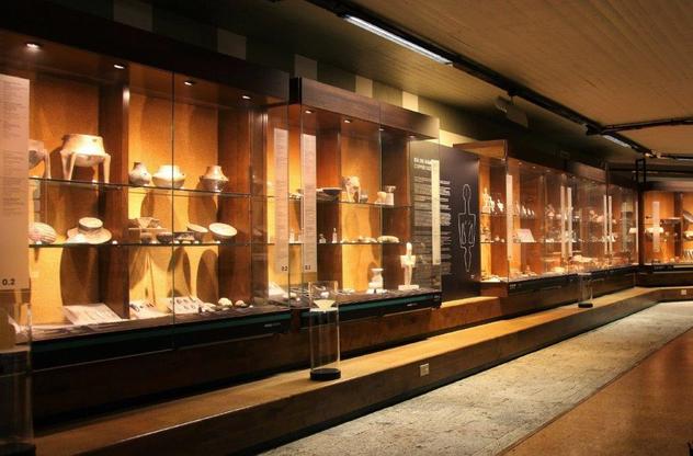 Una delle splendide sale espositive del Museo Archeologico Nazionale di Cagliari