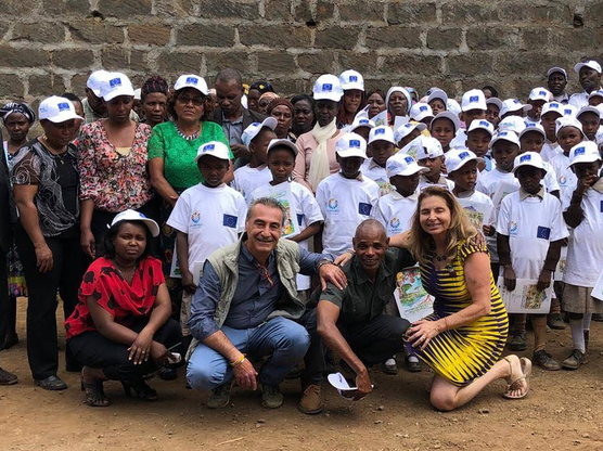 Giorgio Ghiglieri nel settembre del 2018 in Kenya, durante una delle attivit&agrave; di sensibilizzazione al problema della contaminazione da fluoro delle acque (progetto Flowered)