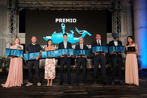 I vincitori del Premio Navicella Sardegna 2021: Angelica Grivel Serra, Max Sirena, Simonetta Columbu, Stefano Oppo, Giacomo Cao, Carlo Cimbri, Manu Invisible, Stefania Pinna