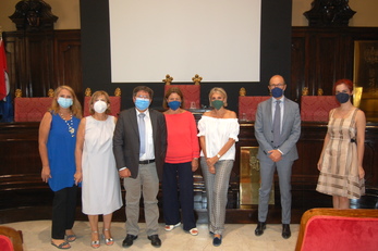 Foto di gruppo finale in Aula Magna