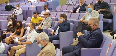 Al centro il rettore Francesco Mola che prima del suo intervento conclusivo ha assistito alla tavola rotonda finale. A destra il direttore generale dell'universit&agrave; di Cagliari, Aldo Urru