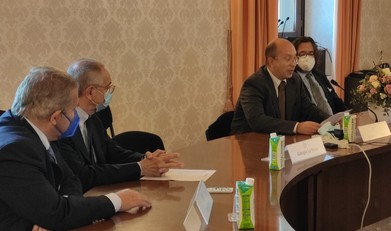 Il DG Aldo Urru, il Prorettore Giorgio La Nasa, il Prorettore Ignazio Putzu e Giovanni Marini, funzionario della Direzione Affari Legali