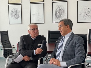 Monserrato (Ca). Una fase dell'intervista di Valerio Vargiu, a sinistra, e Paolo Fadda. L'approfondimento va in onda marted&igrave; prossimo