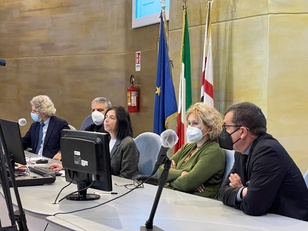 Da sinistra, Antioco Floris, Carlo Atzeni, Elisabetta Gola, Fernanda Gavaud&ograve; e Luigi Raffo