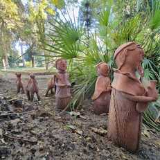 Le statue in terracotta animano il Presepe all'Orto