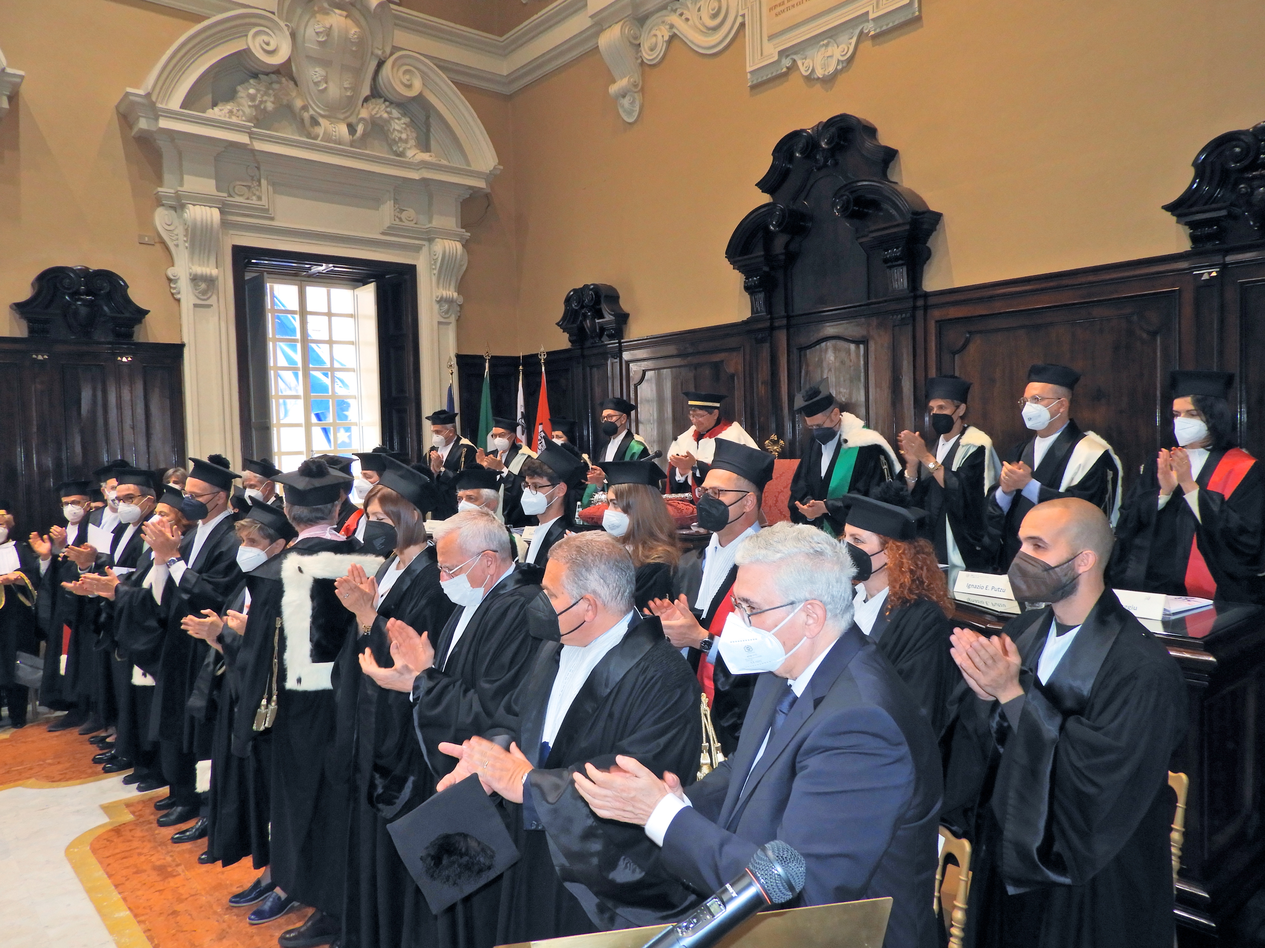 Il Magnifico Rettore Francesco Mola dichiara aperto il 401mo anno accademico dell'Universit&agrave; degli Studi di Cagliari