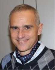 Enrico Calloni, le sue ricerche hanno per oggetto le onde gravitazionali