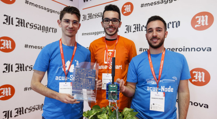 Una parte del team di ACUADORI nello stand del Messaggero