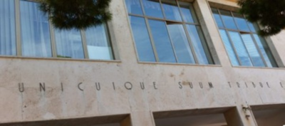 Il prospetto della sede di viale Sant'Ignazio della Facolt&agrave; di Scienze economiche, giuridiche e politiche