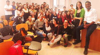 Gli studenti partecipanti nella foto di gruppo finale con i docenti dell'Universit&agrave; di Edimburgo