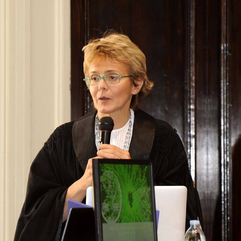 La prof.ssa Cattaneo