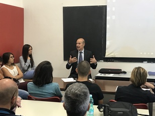 Facolt&agrave; di Ingegneria -  L'intervento del professor Fenu