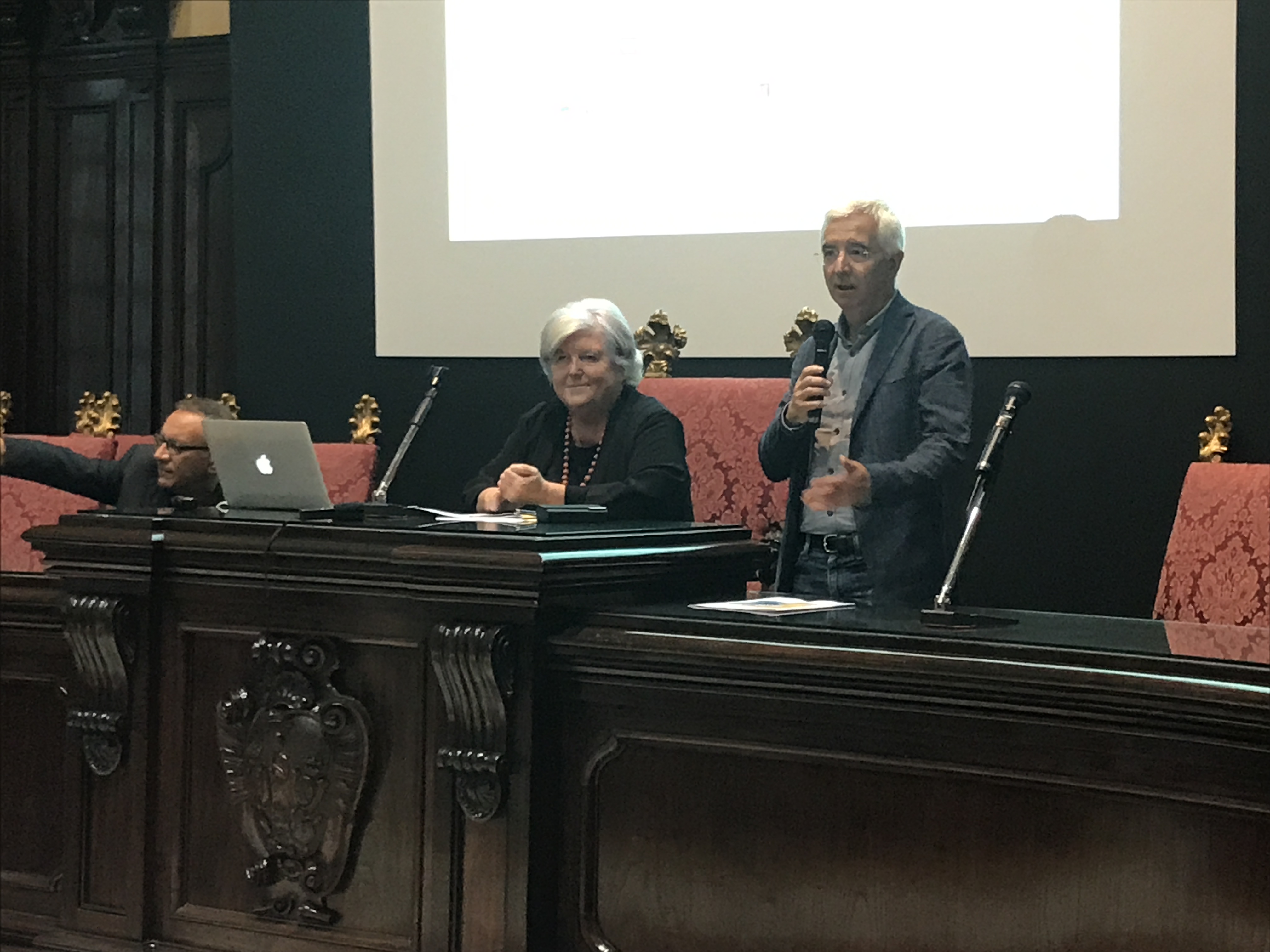 Intervento dell'assessore regionale Raffaele Paci, al centro il rettore Maria Del Zompo