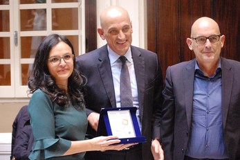 La prof.ssa Di Guardo premia l'azienda Noa Solutions srl