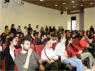 La platea dell'incontro