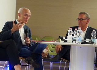 Antonello Sanna con l'assessore comunale alla cultura, Paolo Frau