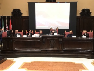 Maria del Zompo, al centro della foto. Alla destra del rettore, Alessandra Carucci, Marzia Cillocu e Hmaid Ben Aziz. a sinistra, Antonello Cabras e Luciano Gutierrez