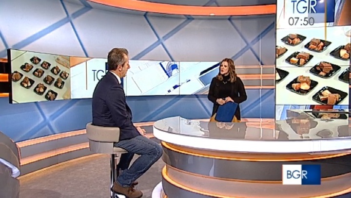 Alberto Angioni in studio con Alessandra D'Angi&ograve;