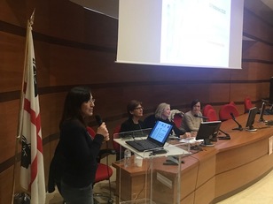 Il futuro della scienza si tinge di rosa. L'intervento nell'aula rossa della facolt&agrave; di Medicina, di Viviana Fanti. Docente al dipartimento di Fisica e da sempre in prima fila nel curare e supportare iniziative didattiche con un marcato dna evolutivo