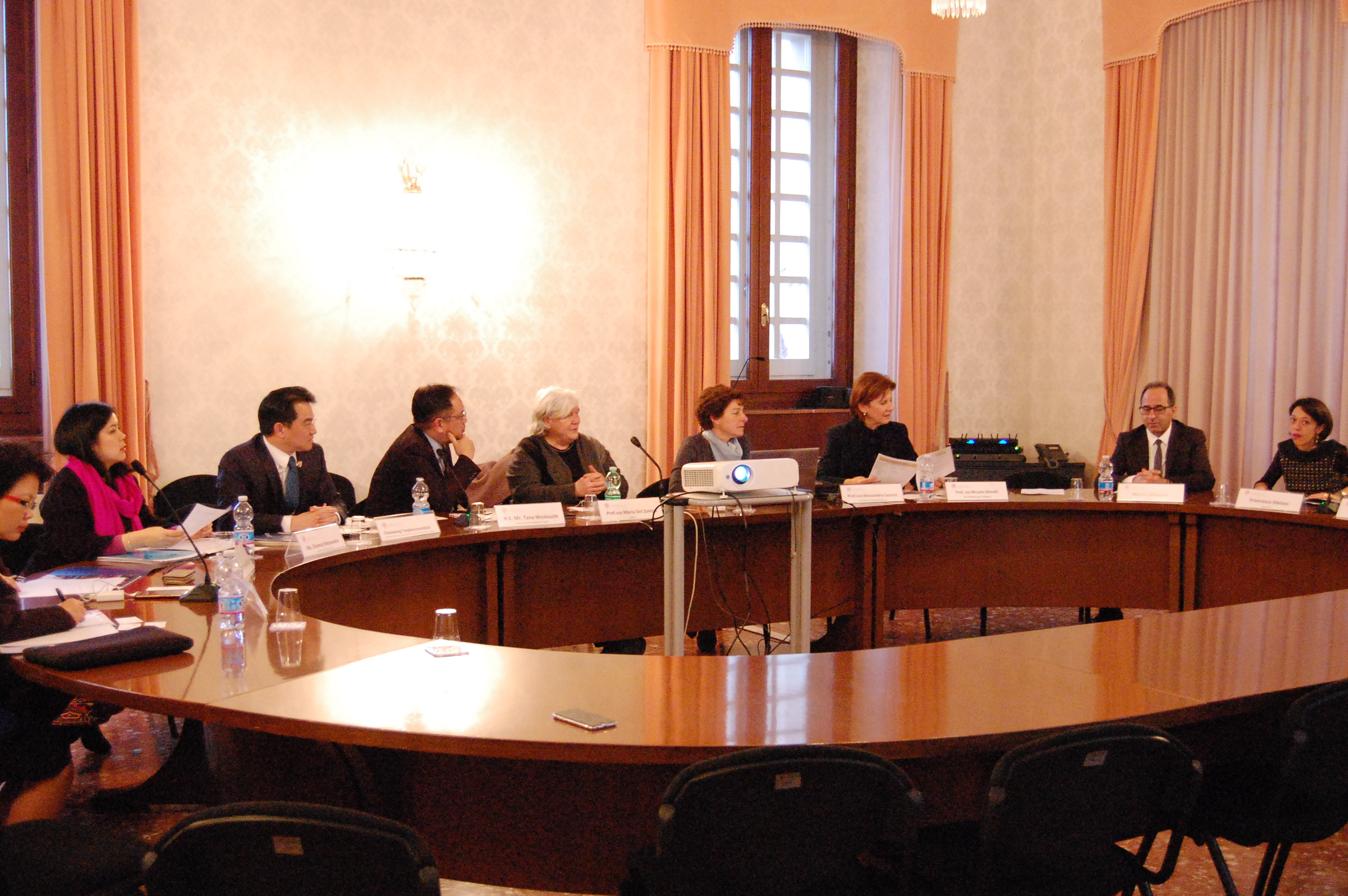 Il tavolo dell'incontro