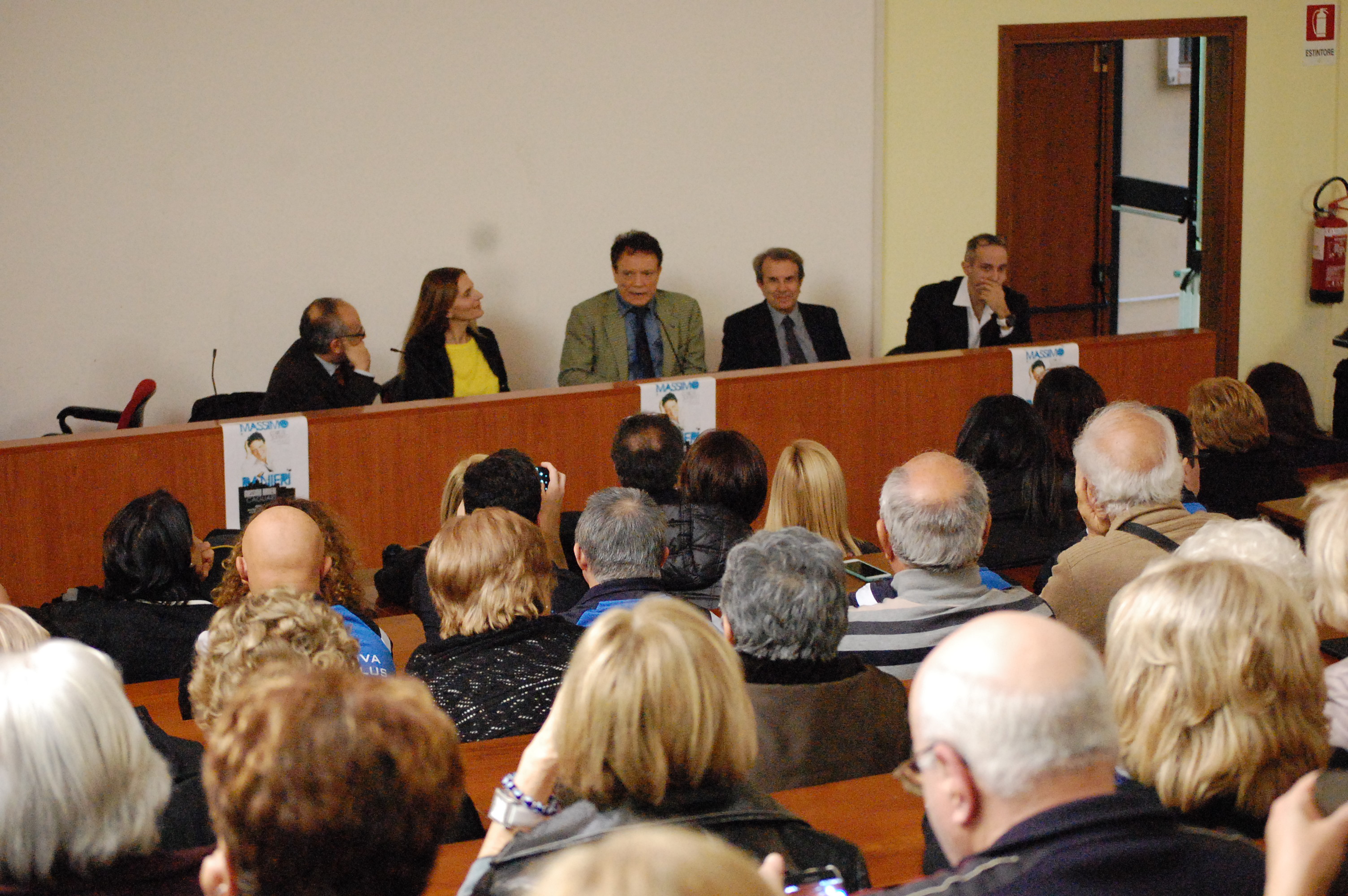 L'aula magna durante l'incontro con Massimo Ranieri