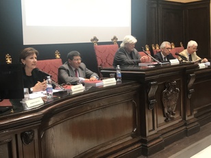 Cagliari. Una fase della cerimonia sui Visiting Scientists ospiti dell'Universit&agrave; di Cagliari da gennaio a novembre del 2016. Da sinistra, Micaela Morelli, Francesco Mola, Maria Del Zompo, Francesco Pigliaru e Raffaele Paci