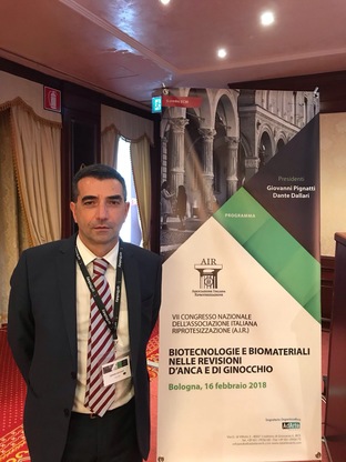Il professor Capone dirige la scuola di ortopedia e traumatologia dell'ateneo