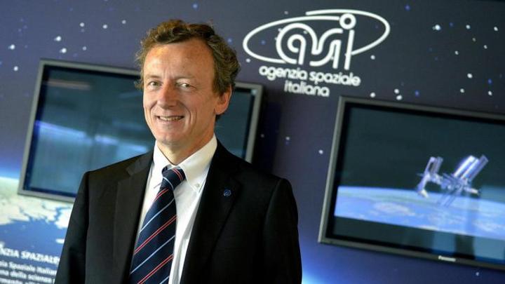Roberto Battiston &egrave; il presidente dell'Agenzia Spaziale Italiana: mercoled&igrave; sar&agrave; a Cagliari per i Seminari del Rettore